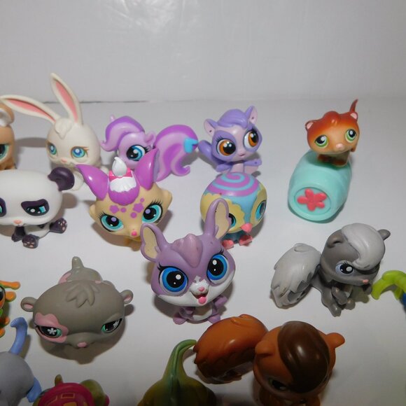 Lot 27 LPS Littlest Pet Shop Figures Turtle Frog Panda Skunk Bunny Deer Lizard - Picture 4 of 9